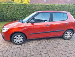 Orange Gebraucht 2009 Skoda Fabia Kleinwagen | 750 € (Superpreis)