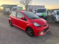 Rot Gebraucht 2014 Toyota Aygo Cool Kleinwagen | 4.690 € (Fairer Preis)