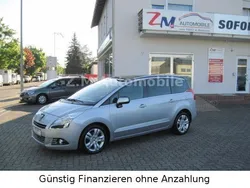 Grau Gebraucht 2011 Peugeot 5008 Allure Van / Kleinbus | 5.900 € (Fairer Preis)