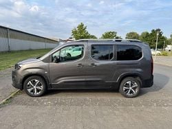Grau Gebraucht 2021 Peugeot Rifter GT-line Van / Kleinbus | 25.900 € (Teuer)