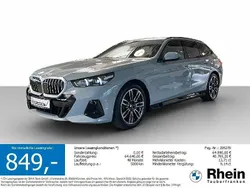 Grau Gebraucht 2024 BMW 540 M Sport Kombi | 64.380 €
