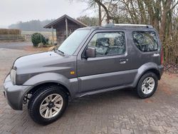Grau Gebraucht 2012 Suzuki Jimny Style SUV | 10.700 € (Fairer Preis)