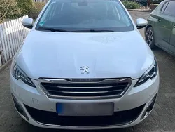 Weiß Gebraucht 2016 Peugeot 308 Allure Kombi | 6.000 € (Superpreis)
