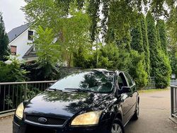 Schwarz Gebraucht 2008 Ford Focus Limousine | 1.900 € (Fairer Preis)