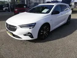 Weiß (schneeweiss/summitwhite/arctic) Gebraucht 2021 Opel Insignia Ultimate Kombi | 23.990 € (Teuer)
