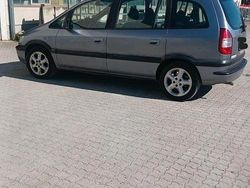 Silber Gebraucht 2003 Opel Zafira Van / Kleinbus | 2.000 € (Fairer Preis)