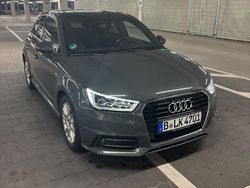 Grau Gebraucht 2018 Audi A1 Sportback Sport Kleinwagen | 17.000 € (Fairer Preis)