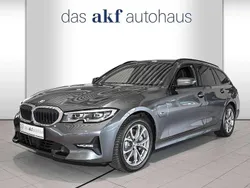 Mineralgrau metallic Gebraucht 2022 BMW 320 Sport Line Kombi | 29.950 € (Guter Preis)