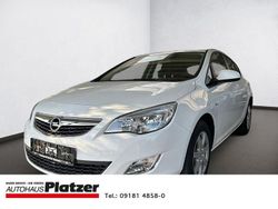 Weiss Gebraucht 2012 Opel Astra Design Edition Limousine | 6.950 € (Fairer Preis)