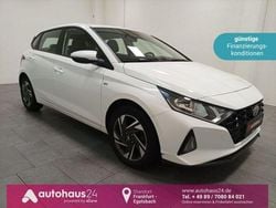 Weiß Gebraucht 2022 Hyundai i20 Trend Limousine | 15.970 € (Guter Preis)