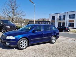 Blau Gebraucht 2006 Skoda Octavia Elegance Kombi | 2.000 € (Fairer Preis)