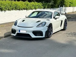 Porsche Cayman GT4