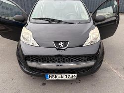 Schwarz Gebraucht 2010 Peugeot 107 Filou Kleinwagen | 2.700 € (Etwas zu teuer)