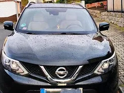 Schwarz Gebraucht 2014 Nissan Qashqai SUV | 11.500 € (Fairer Preis)