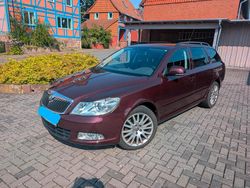 Rot Gebraucht 2012 Skoda Octavia Kombi | 4.890 € (Teuer)