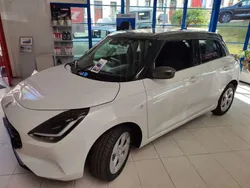 Cool white perl galactic gray Neu 2024 Suzuki Swift Comfort Kleinwagen | 18.995 €