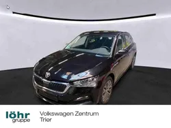Schwarzmagic perleffekt Gebraucht 2023 Skoda Scala Tour Kleinwagen | 17.980 €