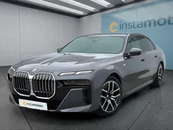 Grau Gebraucht 2024 BMW 740 Limousine | 94.349 € (Teuer)