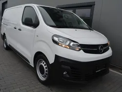 Jade weiss/arktis weiss Gebraucht 2021 Opel Vivaro-e Combi Edition Van | 27.900 € (Teuer)