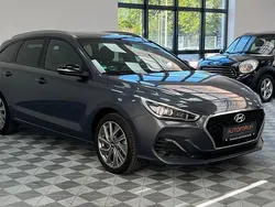Grau Gebraucht 2018 Hyundai i30 Passion Plus Kombi | 14.999 €