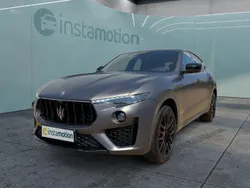 Grau Gebraucht 2021 Maserati Levante SUV | 60.549 € (Fairer Preis)