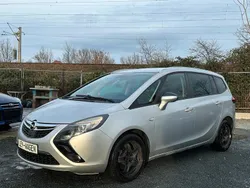 Grau Gebraucht 2015 Opel Zafira Tourer Van / Kleinbus | 5.500 € (Guter Preis)