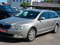 Beige Gebraucht 2012 Skoda Superb Limousine | 10.900 € (Etwas zu teuer)
