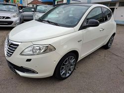 Weiß Gebraucht 2015 Lancia Ypsilon Gold Kleinwagen | 8.580 € (Fairer Preis)