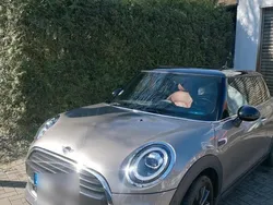 Grau Gebraucht 2019 Mini Cooper Hatch Kleinwagen | 14.900 € (Guter Preis)