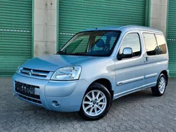 Grau Gebraucht 2005 Citroën Berlingo Van / Kleinbus | 3.990 € (Teuer)