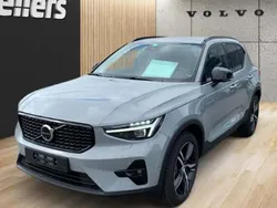 Grau Gebraucht 2024 Volvo XC40 Plus SUV | 39.750 € (Fairer Preis)