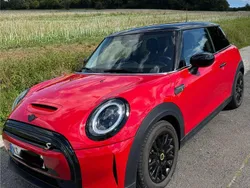 Rot Gebraucht 2022 Mini Cooper SE Kleinwagen | 18.400 € (Fairer Preis)
