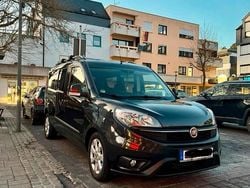 Schwarz Gebraucht 2016 Fiat Doblò Van / Kleinbus | 8.000 € (Fairer Preis)