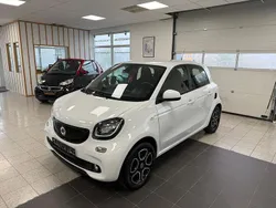 Weiß Gebraucht 2017 Smart ForFour Limousine | 11.999 € (Fairer Preis)