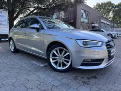 Silber Gebraucht 2015 Audi A3 Sportback Ambition Kombi | 14.990 € (Fairer Preis)