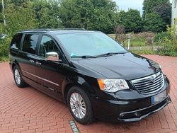 Schwarz Gebraucht 2013 Lancia Voyager Gold Van / Kleinbus | 14.900 € (Etwas zu teuer)