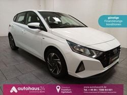 Weiß Gebraucht 2021 Hyundai i20 Intro Edition Limousine | 12.870 € (Superpreis)
