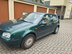 Grün Gebraucht 1999 VW Golf IV Limousine | 2.000 € (Fairer Preis)