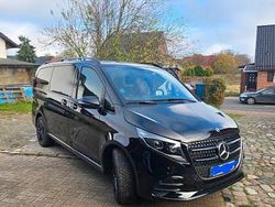 Schwarz Gebraucht 2024 Mercedes V300 AMG Van / Kleinbus | 84.800 € (Etwas zu teuer)