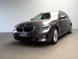 Grau Gebraucht 2021 BMW 320 Sport Line Limousine | 28.990 € (Fairer Preis)