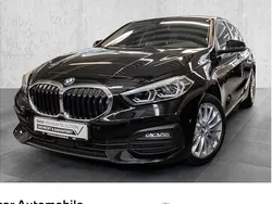 Schwarz Gebraucht 2022 BMW 118 Advantage Kleinwagen | 23.210 € (Fairer Preis)