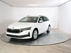 Brillantsilber metallic/silbe Neu 2025 Skoda Octavia Selection Kombi | 33.590 € (Fairer Preis)