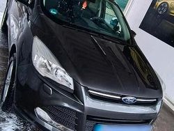 Grau Gebraucht 2015 Ford Kuga SUV | 9.750 € (Etwas zu teuer)