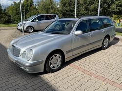 Silber Gebraucht 2003 Mercedes E200 Classic Kombi | 6.690 € (Fairer Preis)