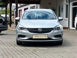 Silber Gebraucht 2018 Opel Astra Selection Kombi | 9.400 € (Etwas zu teuer)