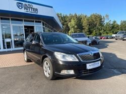 Schwarz Gebraucht 2013 Skoda Octavia Kombi | 6.490 € (Guter Preis)