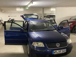 Blau Gebraucht 2001 VW Passat Trendline Kombi | 1.000 € (Superpreis)