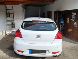Weiß Gebraucht 2009 Kia ProCeed EX Kleinwagen | 3.800 €