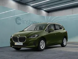 Grün Gebraucht 2022 BMW 218 Active Tourer Van / Kleinbus | 28.300 € (Fairer Preis)