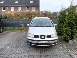 Silber Gebraucht 2005 Seat Alhambra Van / Kleinbus | 2.450 € (Etwas zu teuer)